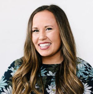 Meet your Posher, Corina